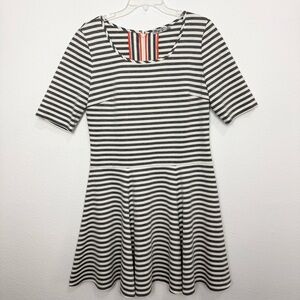 Eliza J (Nordstrom) Grey & White Striped Skater Dress Fit & Flare Mini Short